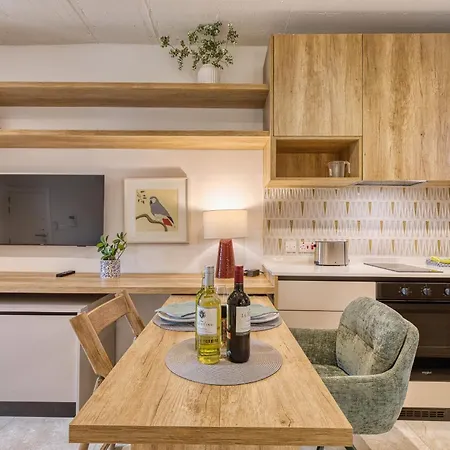 Stylish And Modern Near Valletta Fcav1-2 Floriana